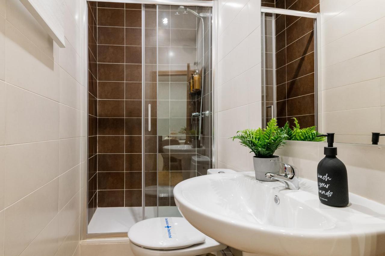 Centrico Apartamento Con 3 Banos En Puerta Del Sol Y Atocha Мадрид Екстериор снимка